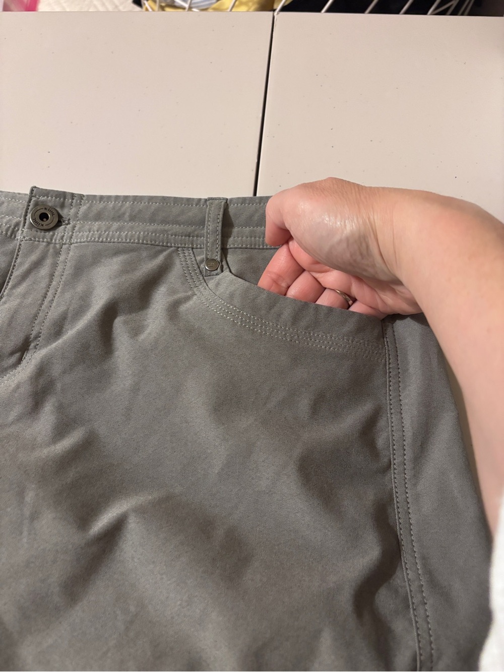 Kuhl Womens Trekr Kapri Cargo Pants Size 14 Gorpcore Utility Pockets Hiking Camp - Picture 6 of 13